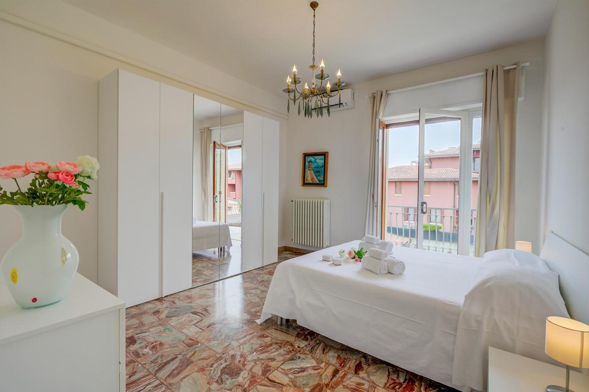 Casa Milly - Happy Rentals Desenzano del Garda Eksteriør bilde