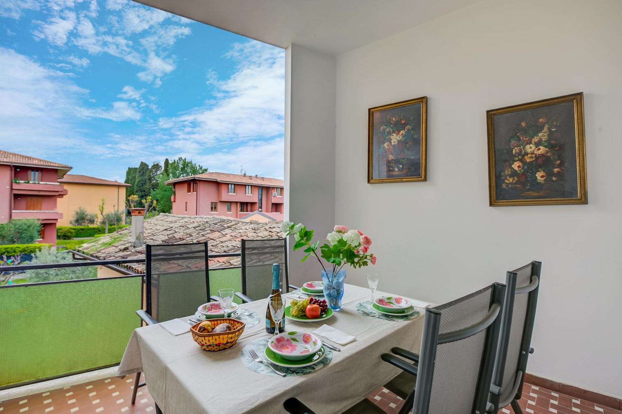 Casa Milly - Happy Rentals Desenzano del Garda Eksteriør bilde